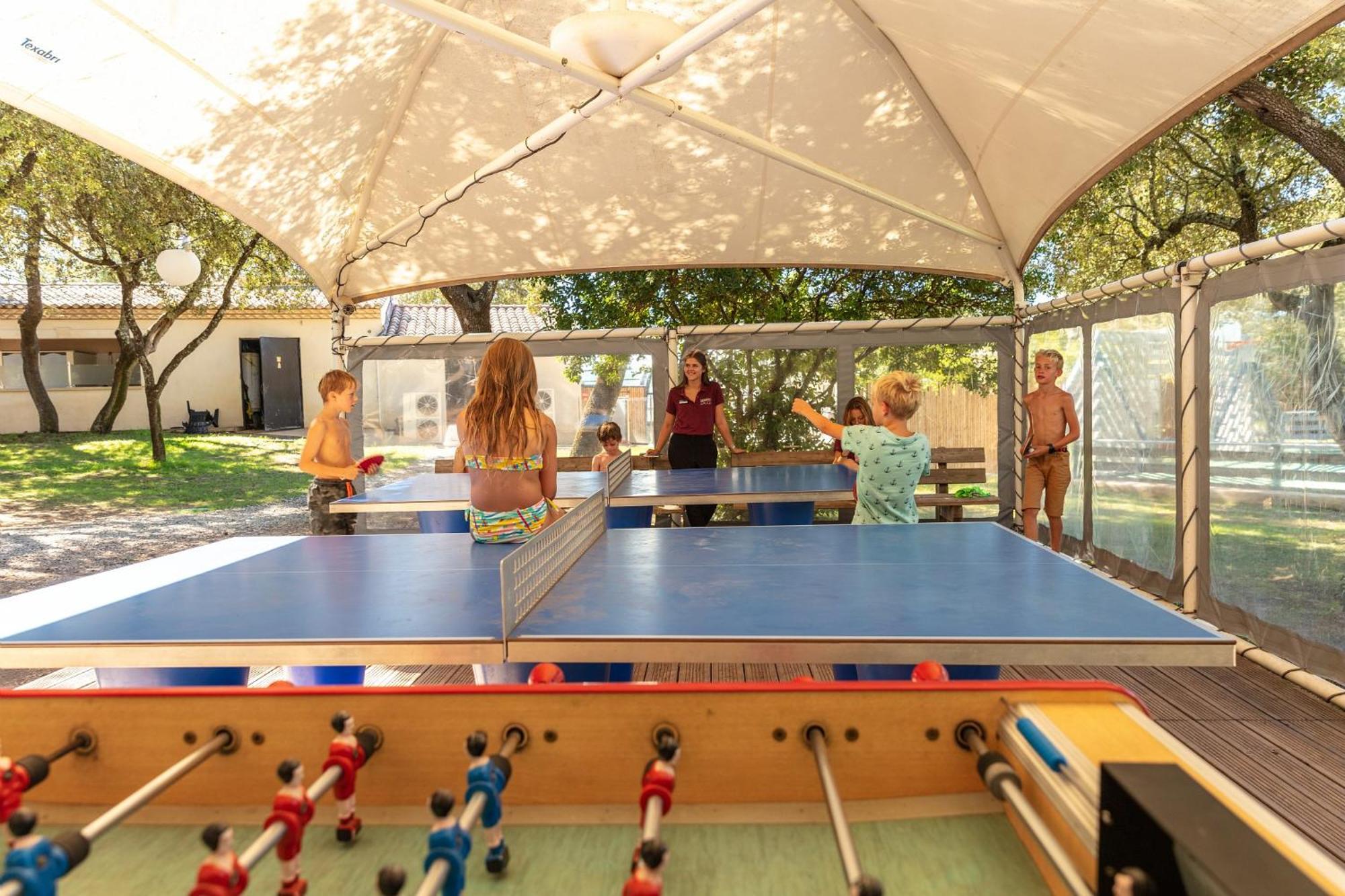 Camping Les Pres Du Roi Sommières Εξωτερικό φωτογραφία