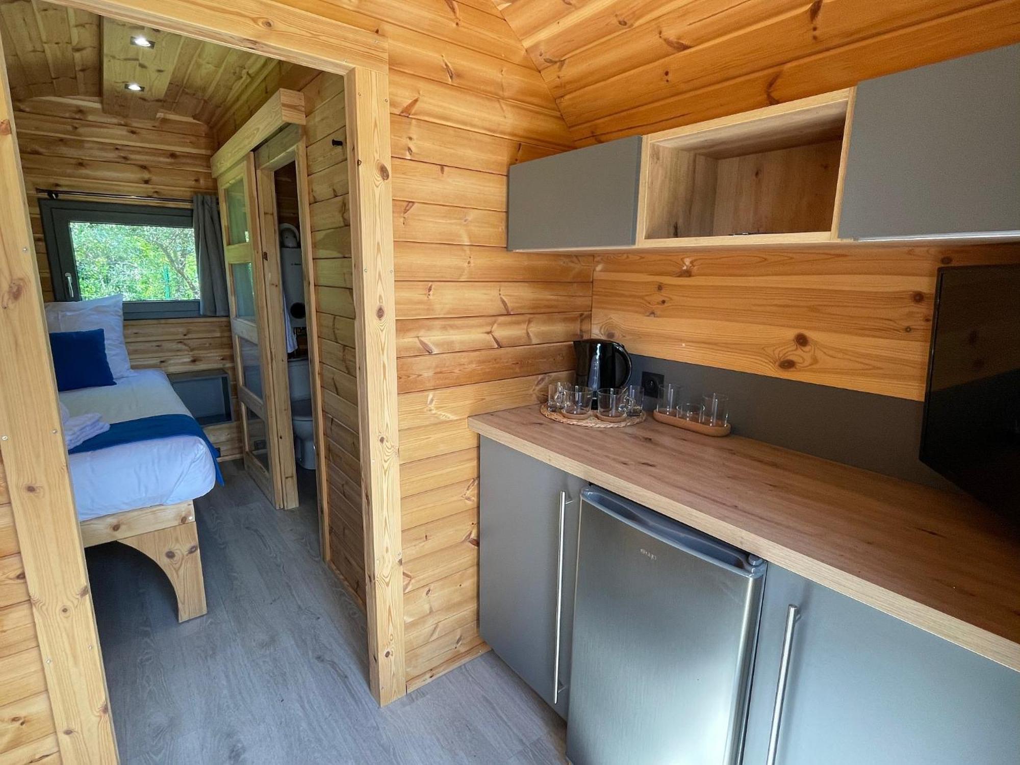 Camping Les Pres Du Roi Sommières Εξωτερικό φωτογραφία